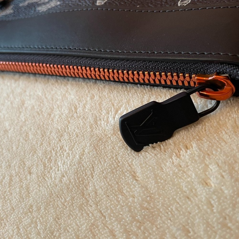 ❌SOLD❌ New LOUIS VUITTON Limited Edition Upside Down Apollo Pochette GM - Picture 6 of 13